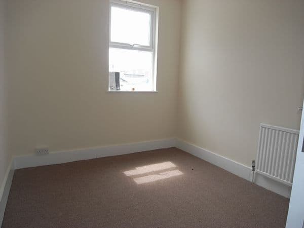 Flat to rent in Rowlands Road, Worthing