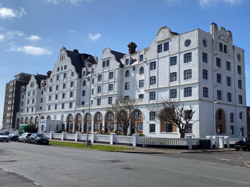 Grand Avenue, Worthing