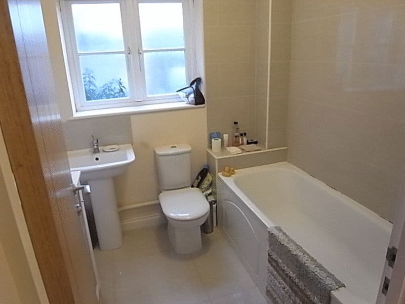 44 Wallace Avenue, Worthing 