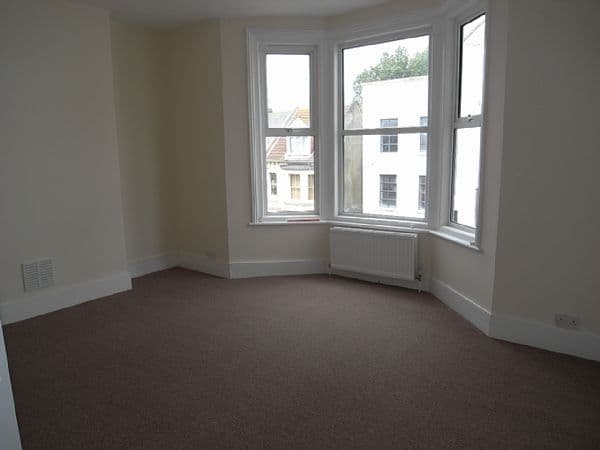 Flat to rent in Rowlands Road, Worthing