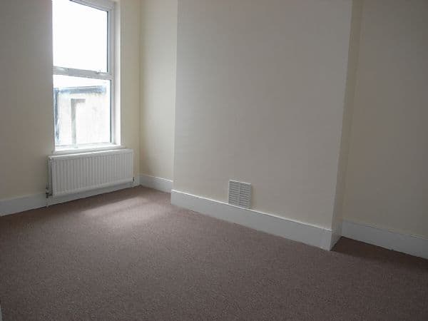 Flat to rent in Rowlands Road, Worthing